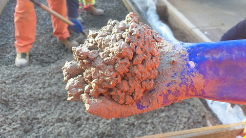 Mezcla de hormigón permeable de Facultad de Ingeniería Udelar 